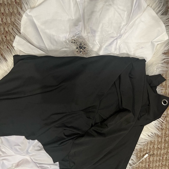 Spirit‎ Halloween ‘Sinful Sister’ - Picture 9 of 9